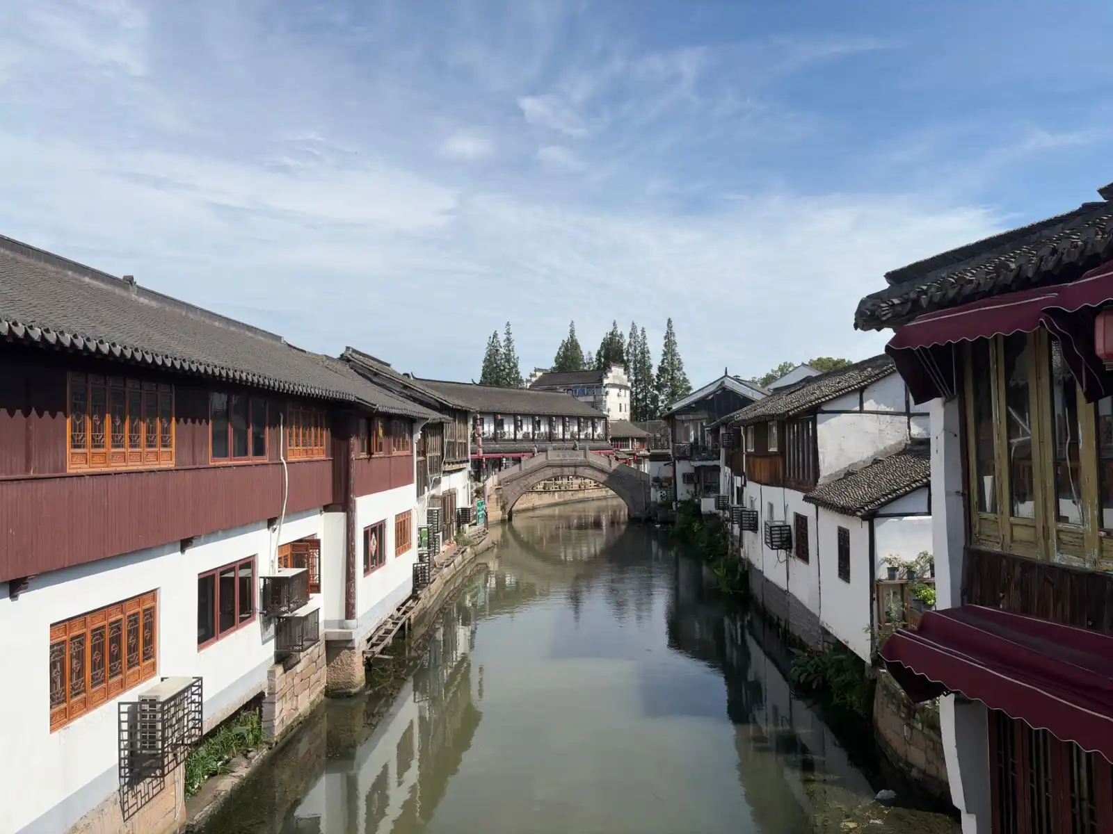 青岛嘉暖家家政服务标准流程解析：家庭清洁与老人护理服务规范