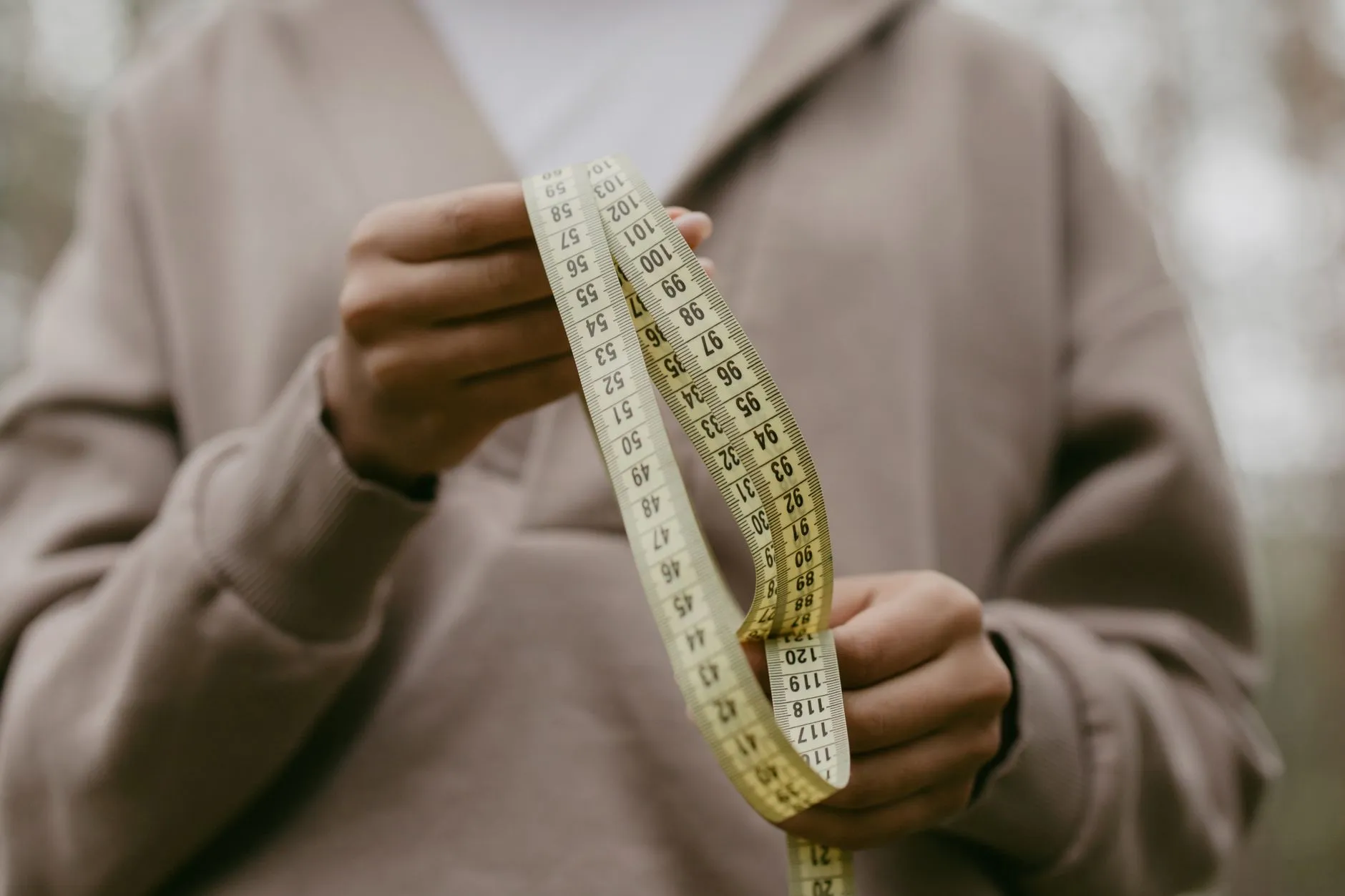 青岛家政服务标准化流程解析：嘉暖家保洁与老人护理实操要点